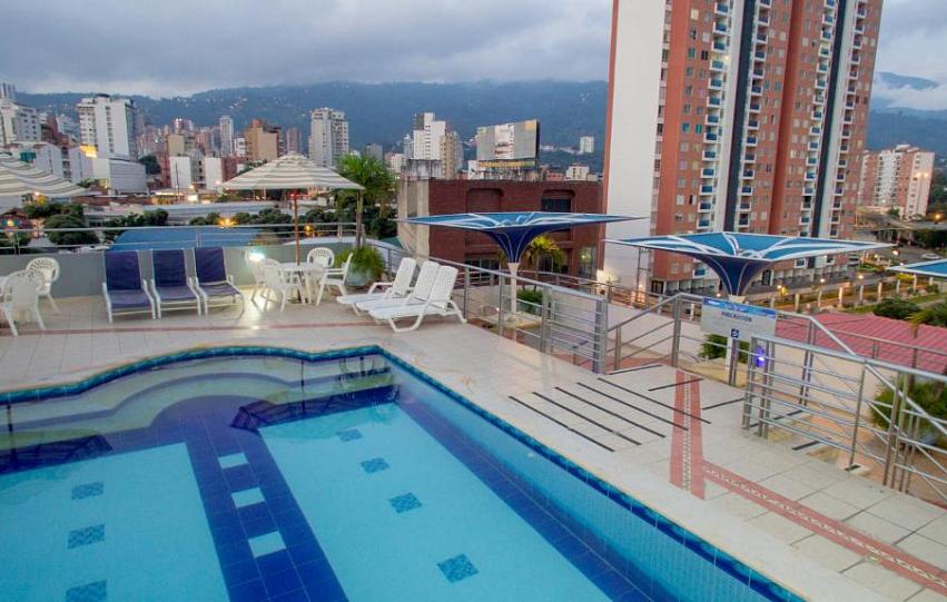 Piscina y zonas húmedas